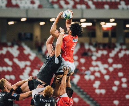 足球视频教程平台支持多方位互动交流，足球视频播放